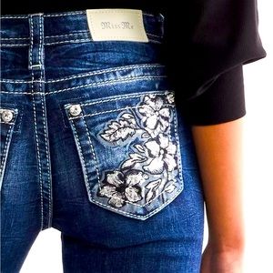 Miss Me Mid-Rise Straight Stretch Jeans NWOT Waist 26 Length 32